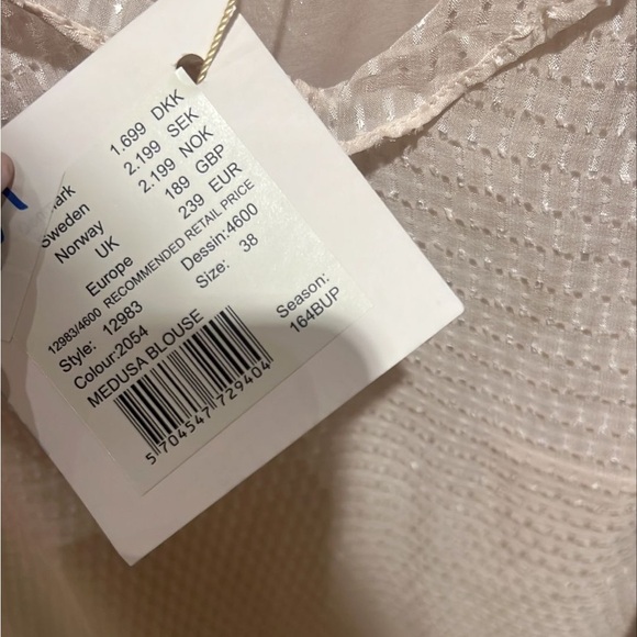 Scandinavian BAUM UND PFERDGARTEN Cream Textured Blouse |size 38 - Picture 2 of 9